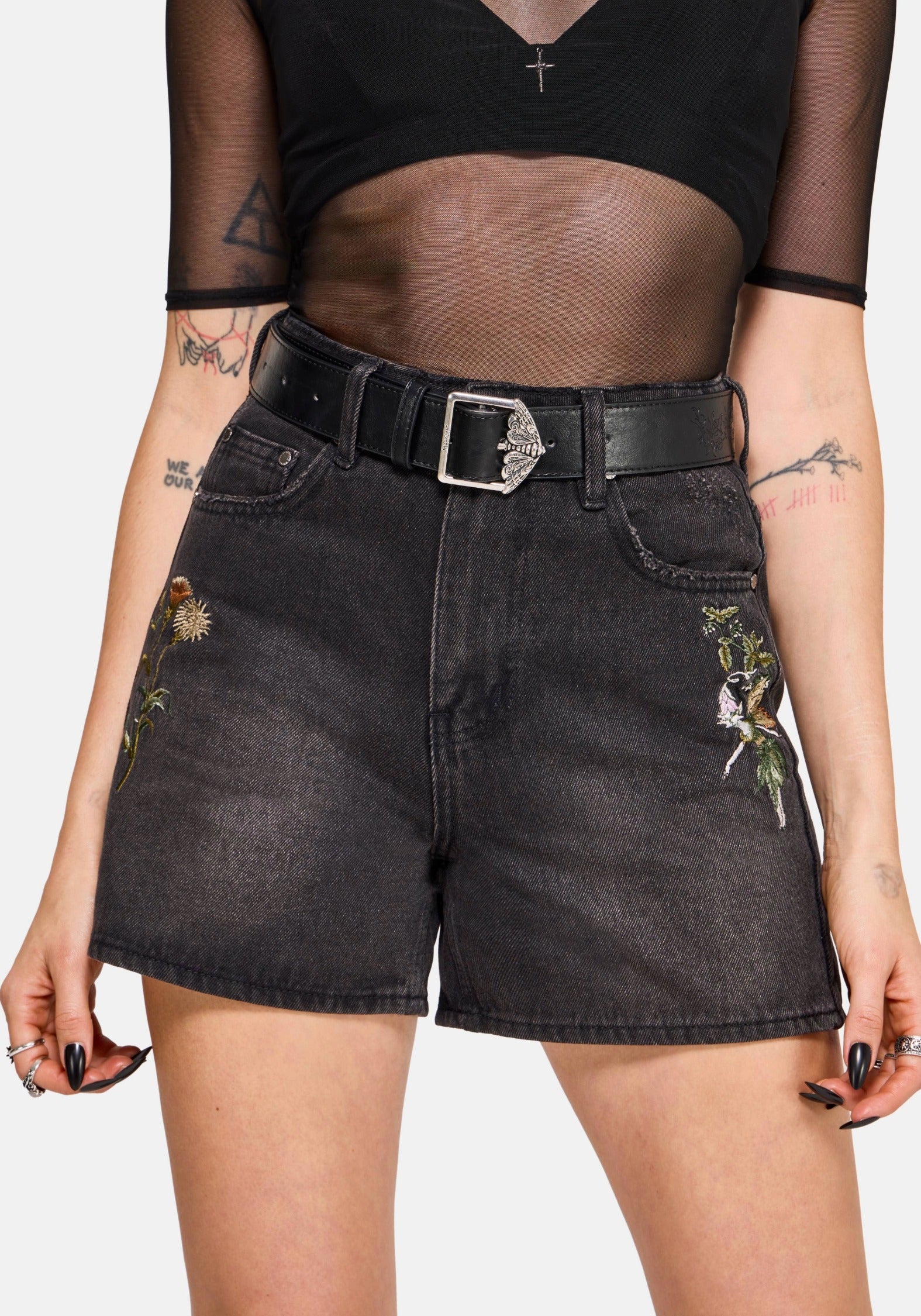 AC5585_ROSAMOTHDEBOSSEDBUCKLEBELT_1