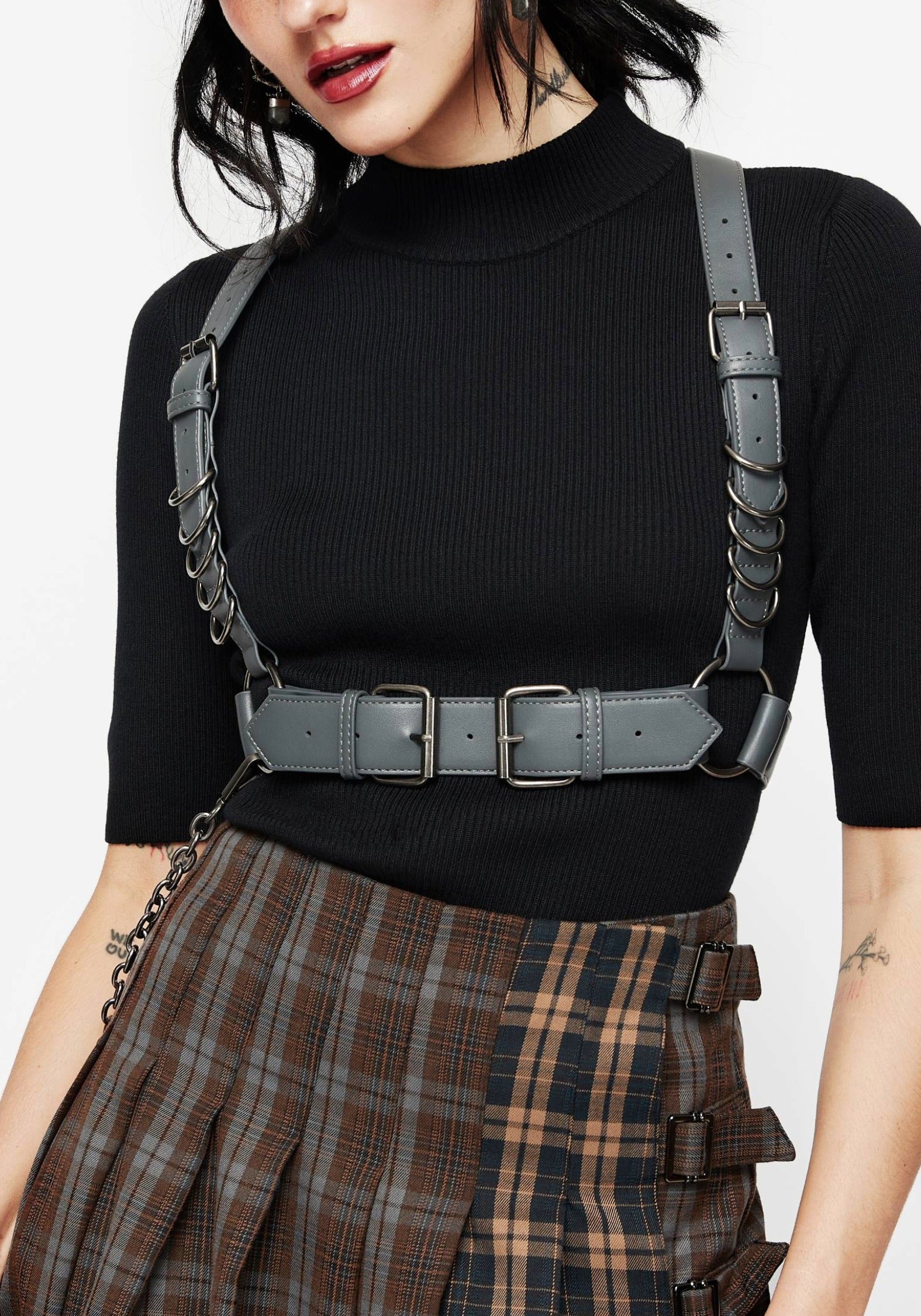 BH2236_ELISANNADRINGDETAILHARNESS7526crop2