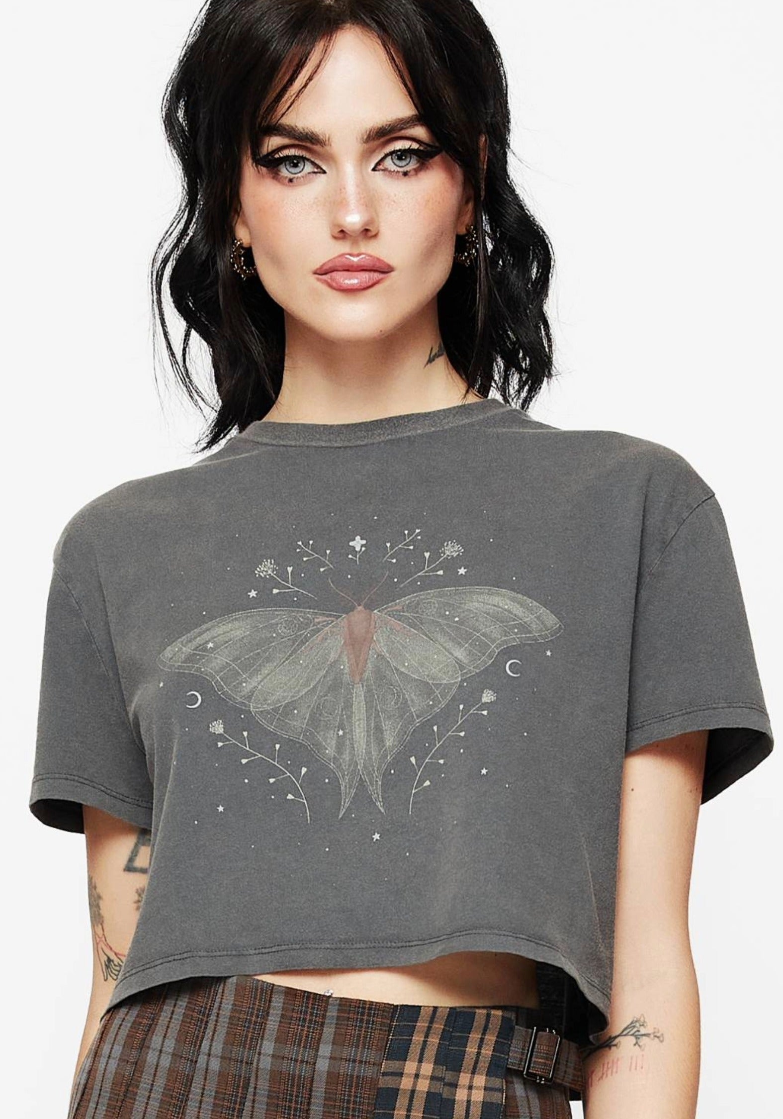 BT1891_RAVENPLEATEDCHECKBUCKLEDETAILMAXISKIRT7393CROP