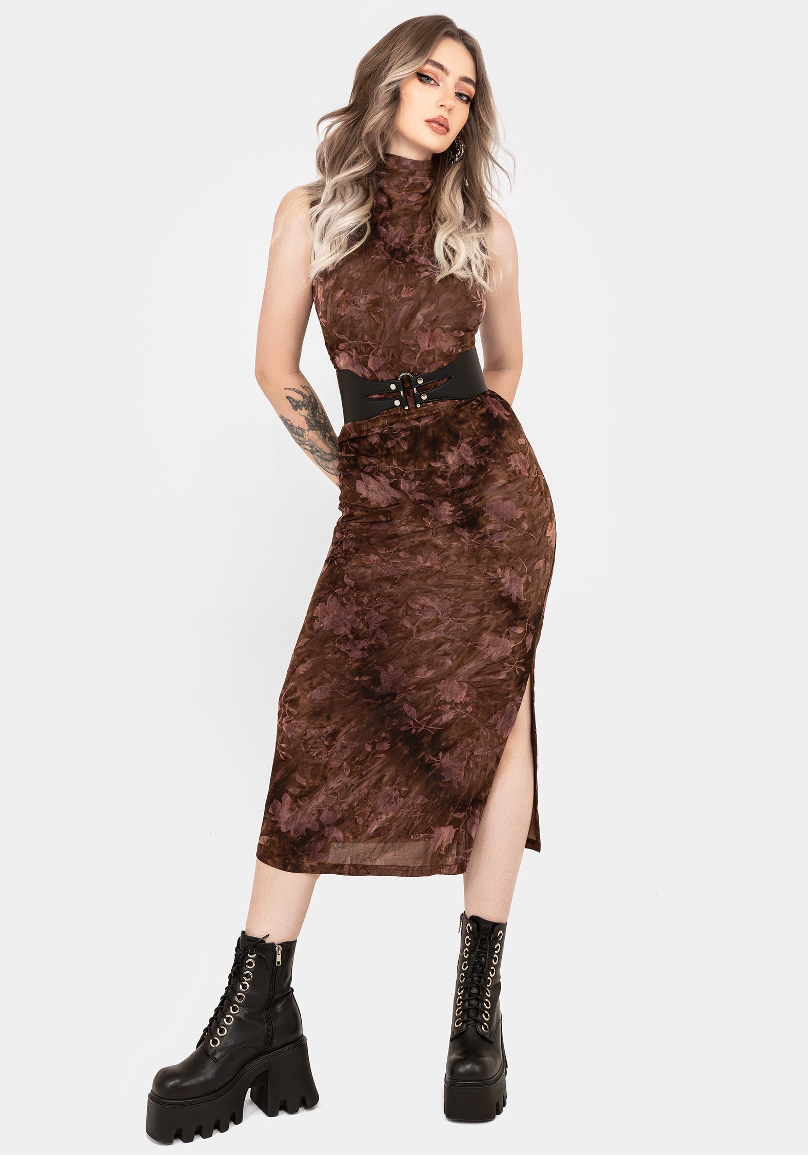 DR2727_SERANADEHIGHNECKRUCHEDFLORALMIDAXIDRESS_010