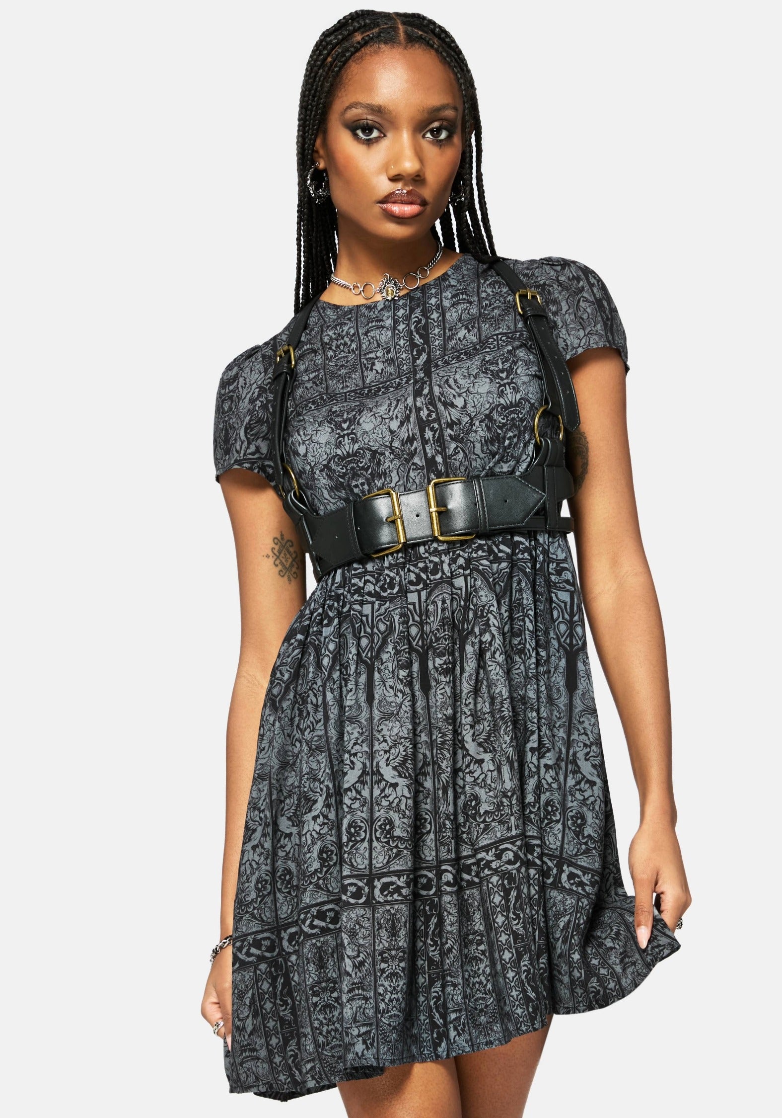 DR3762-UK6_FRACTURECATHEDRALPRINTVNECKSMOCKMINIDRESS13
