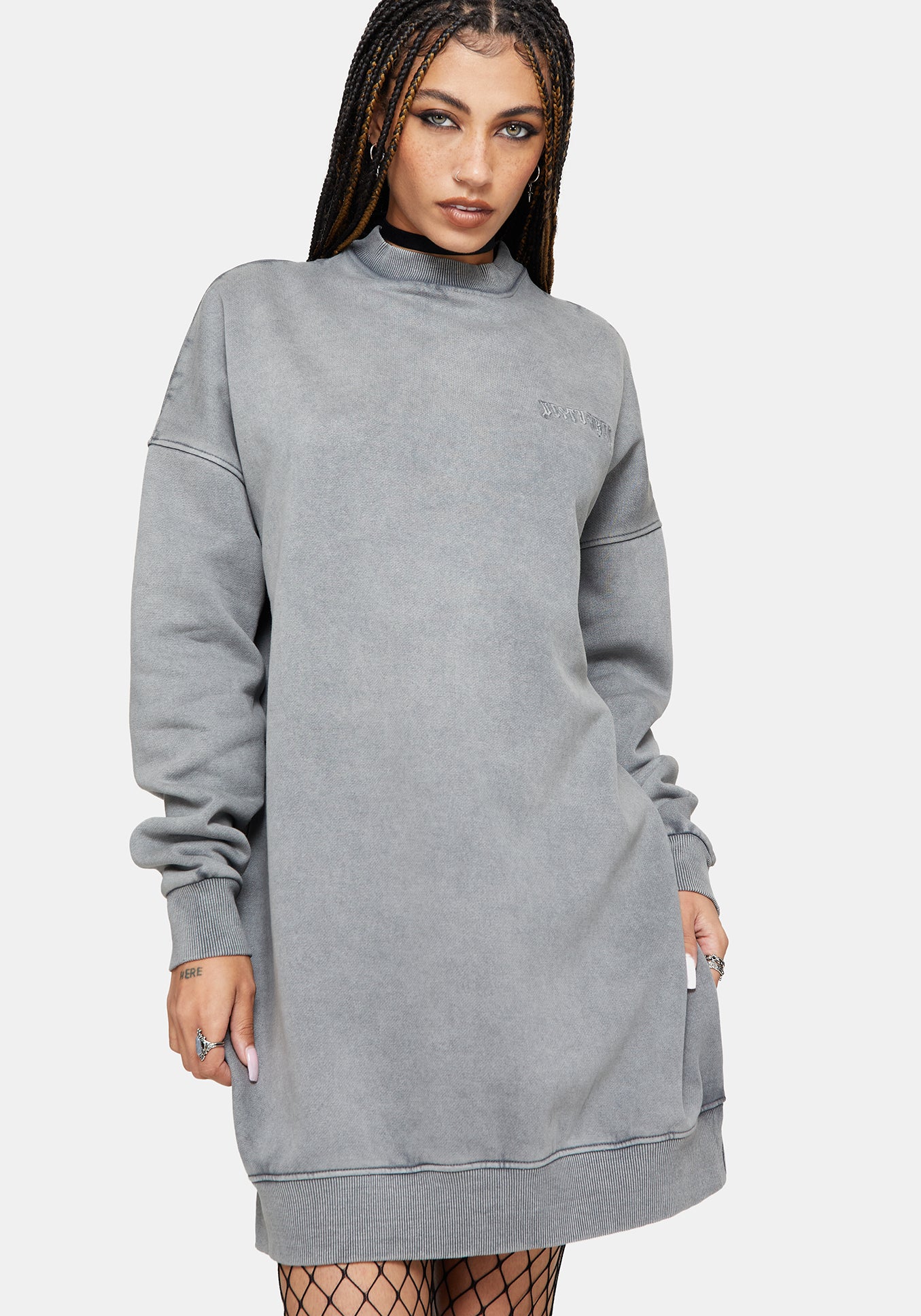 DR4130_AELINSWORDAPPLIQUESWEATERDRESS-GREY5869