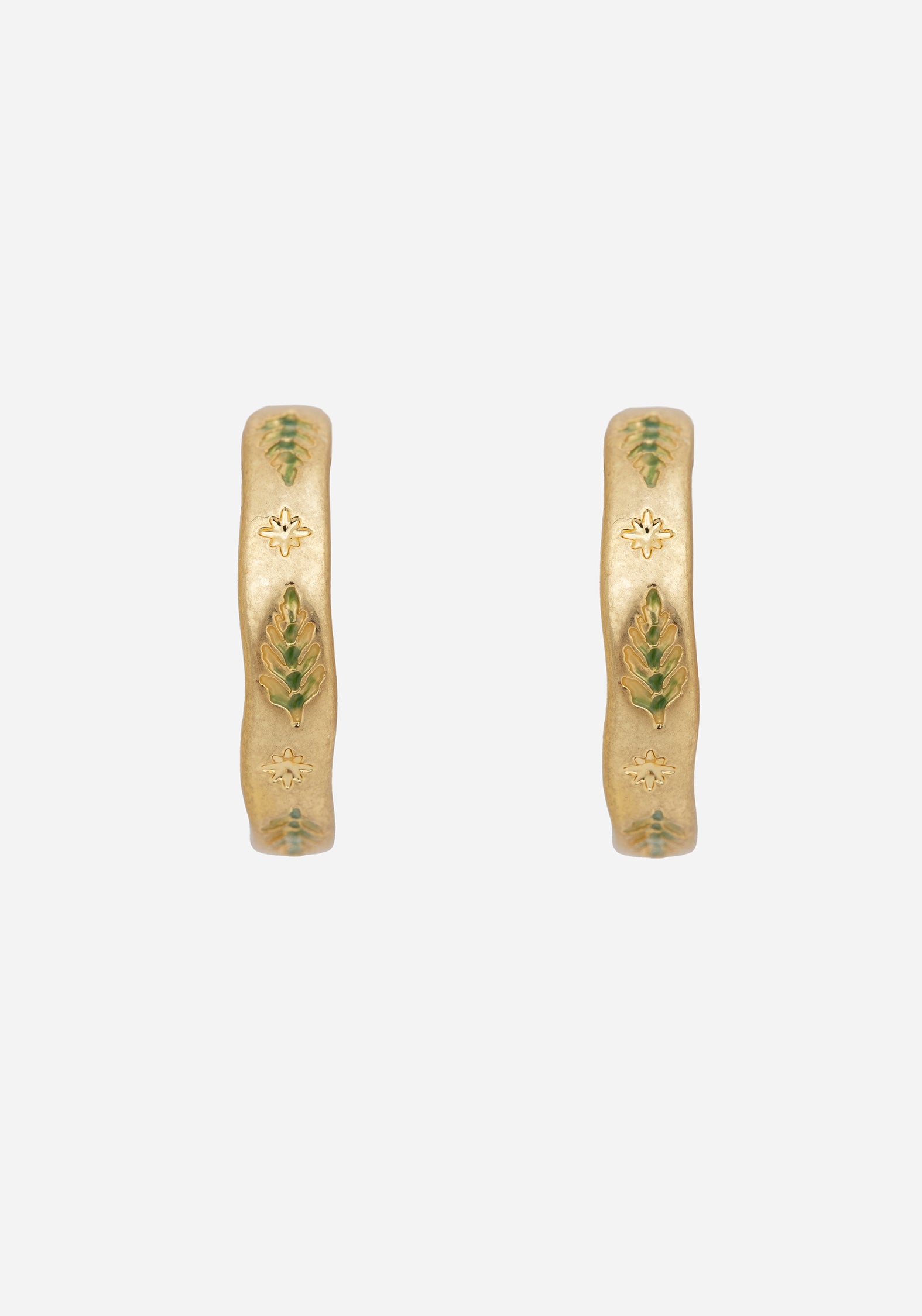 JE3027_ALDERWOODFERNHOOPEARRINGS_002