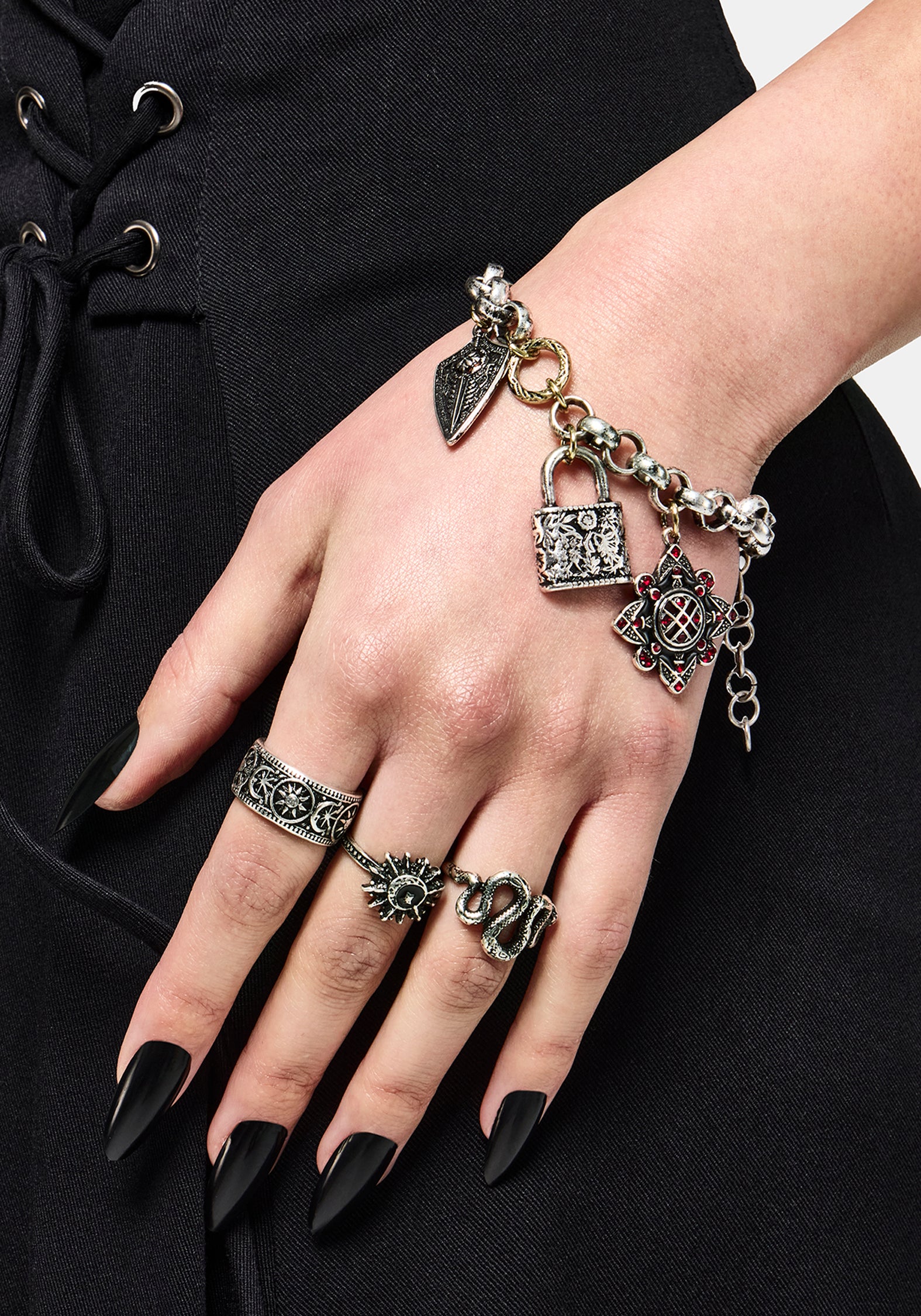 JE5514_GORTHEMIXEDPLATECHARMBRACELET_1