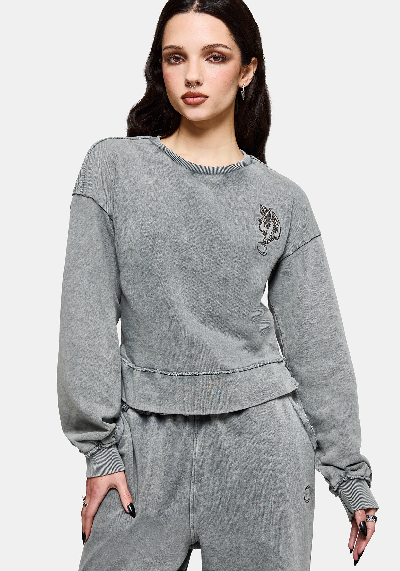 LN3702_SYLPHFALLENDOVECOTTONEMBROIDEREDSWEATSHIRT_01_534d5459-2fdf-4d71-a384-15e7af7a510d