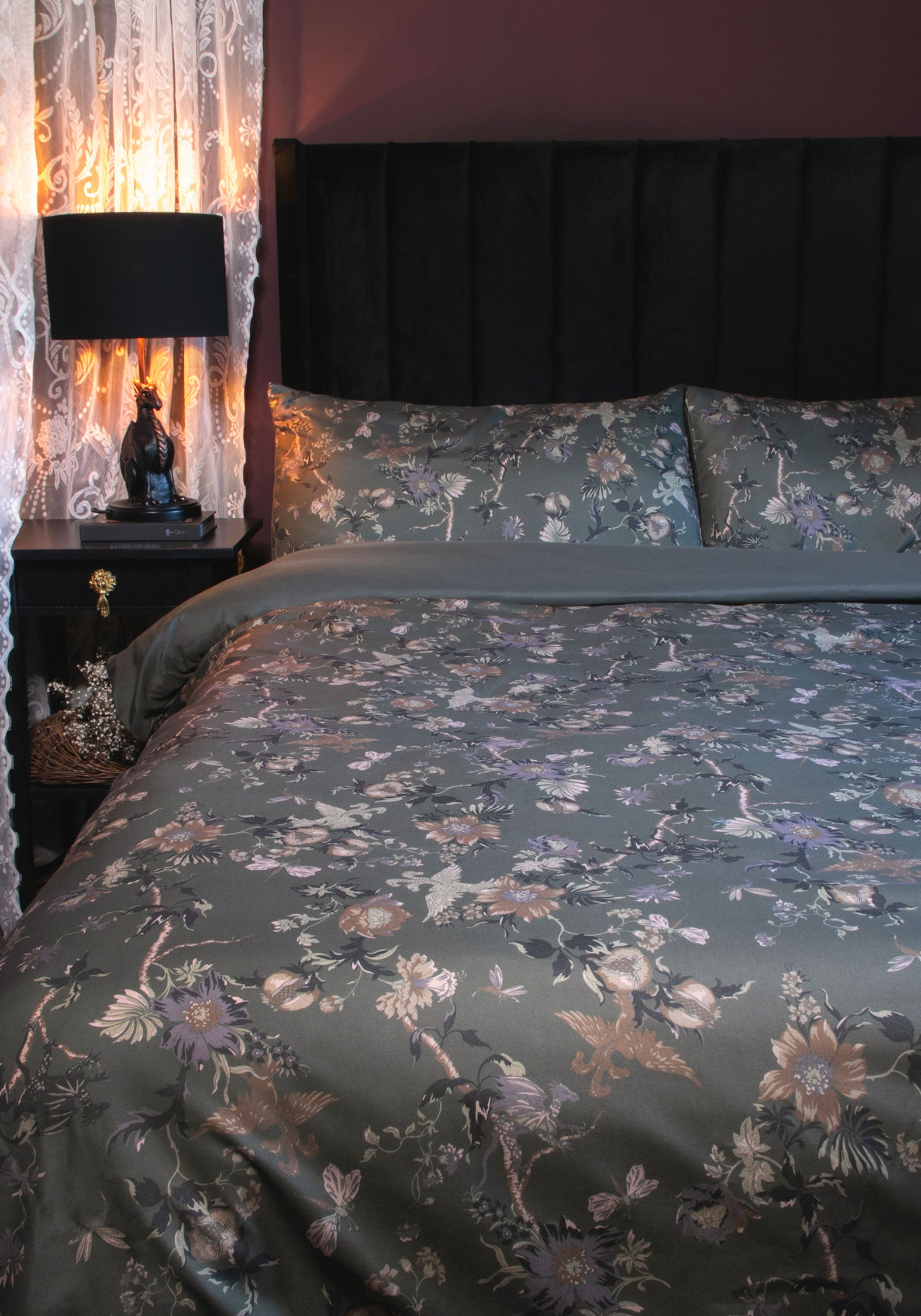 LS4528-Poison-Garden-Bedding-Set-1