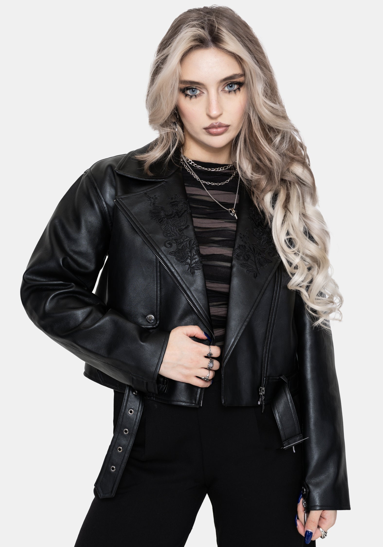 OW3543_CLASHPHEONIXEMBROIDEREDFAUXLEATHERCROPPEDTRENCHCOAT_0033