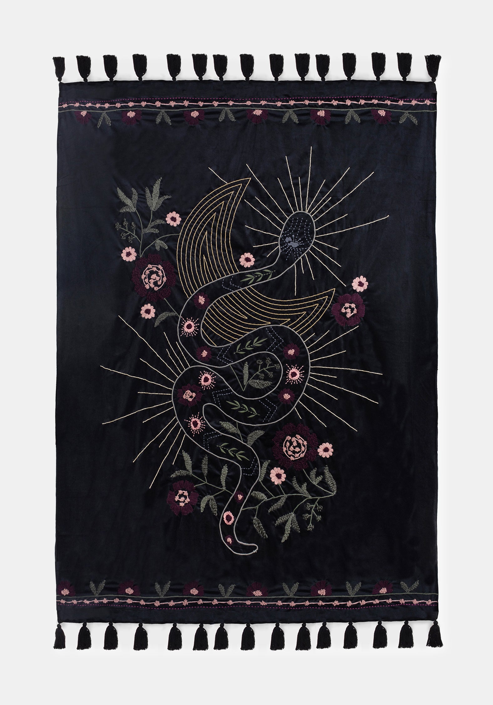 SF2423_Drusilla_Embroidered_Snake_Blanket_001_a23781e6-a607-4de6-aaee-bfb0ae4482c8