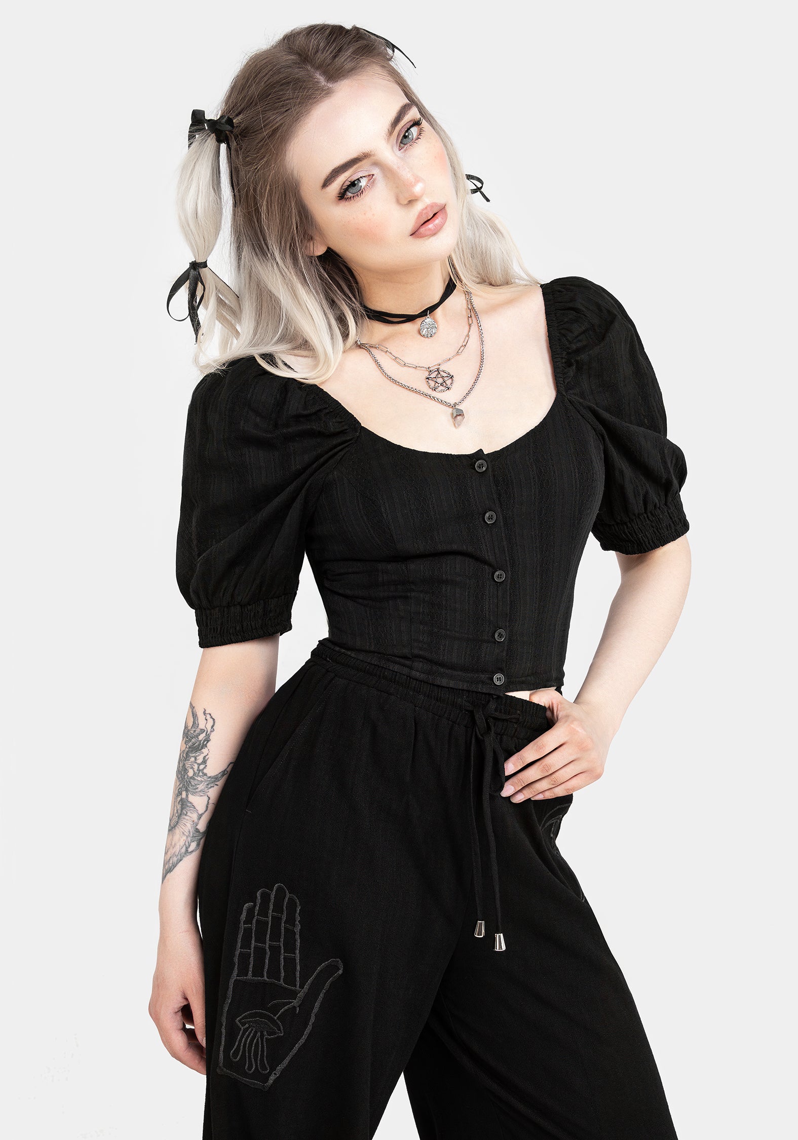 SS24Y546_GORSEPUFFSLEEVEBLOUSETOP_004
